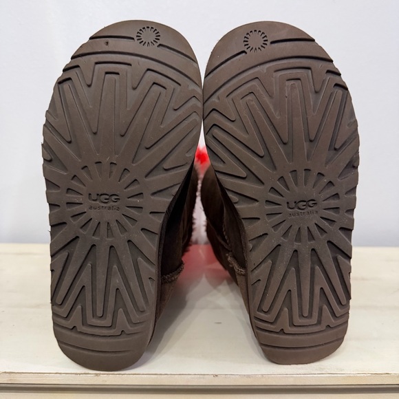 UGG Women's Bailey Button II Boots Size 7 - Picture 8 of 9